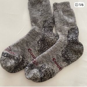GRAY ATHLETIC SOCKS WITH HEATHERED DESIGN